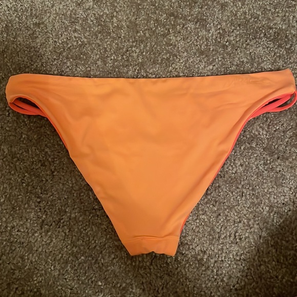 Reversible Ripcurl Bikini 🌺 - Picture 2 of 3